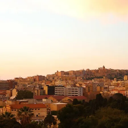 Tomely's House * Cagliari