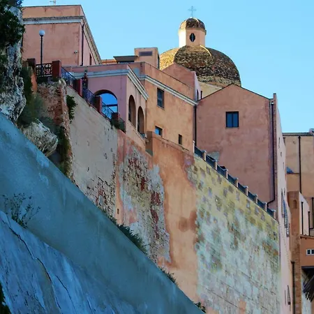 Tomely's House * Cagliari