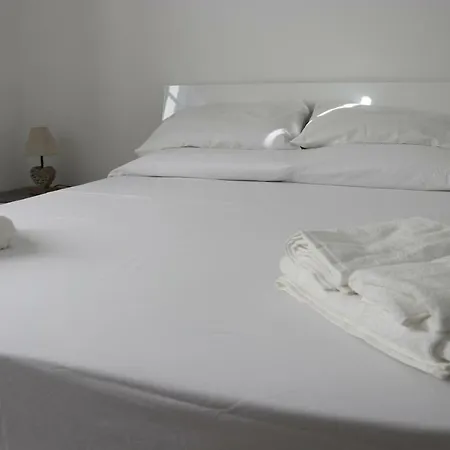 Tomely's House Bed & Breakfast