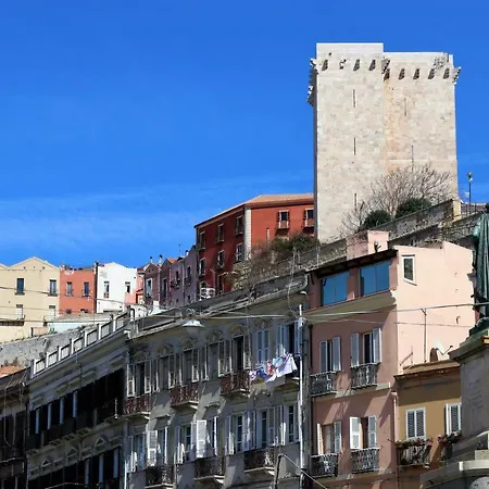 Tomely's House Oda ve Kahvaltı Cagliari