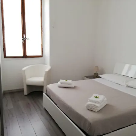 Couette-café Tomely's House Cagliari
